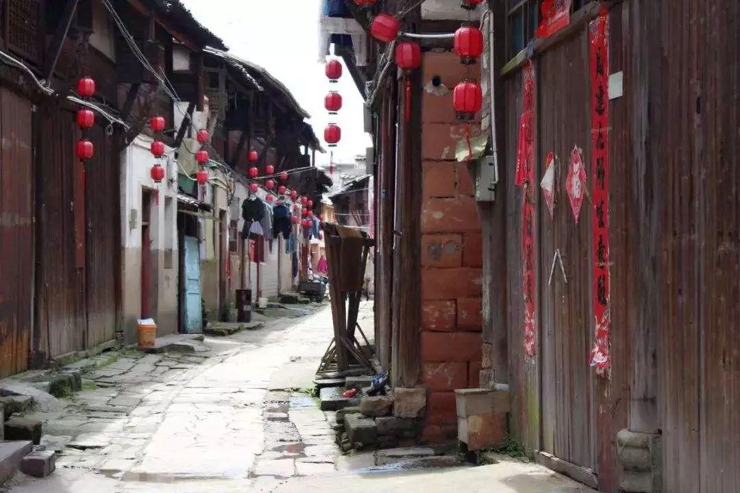 挺进地牢
